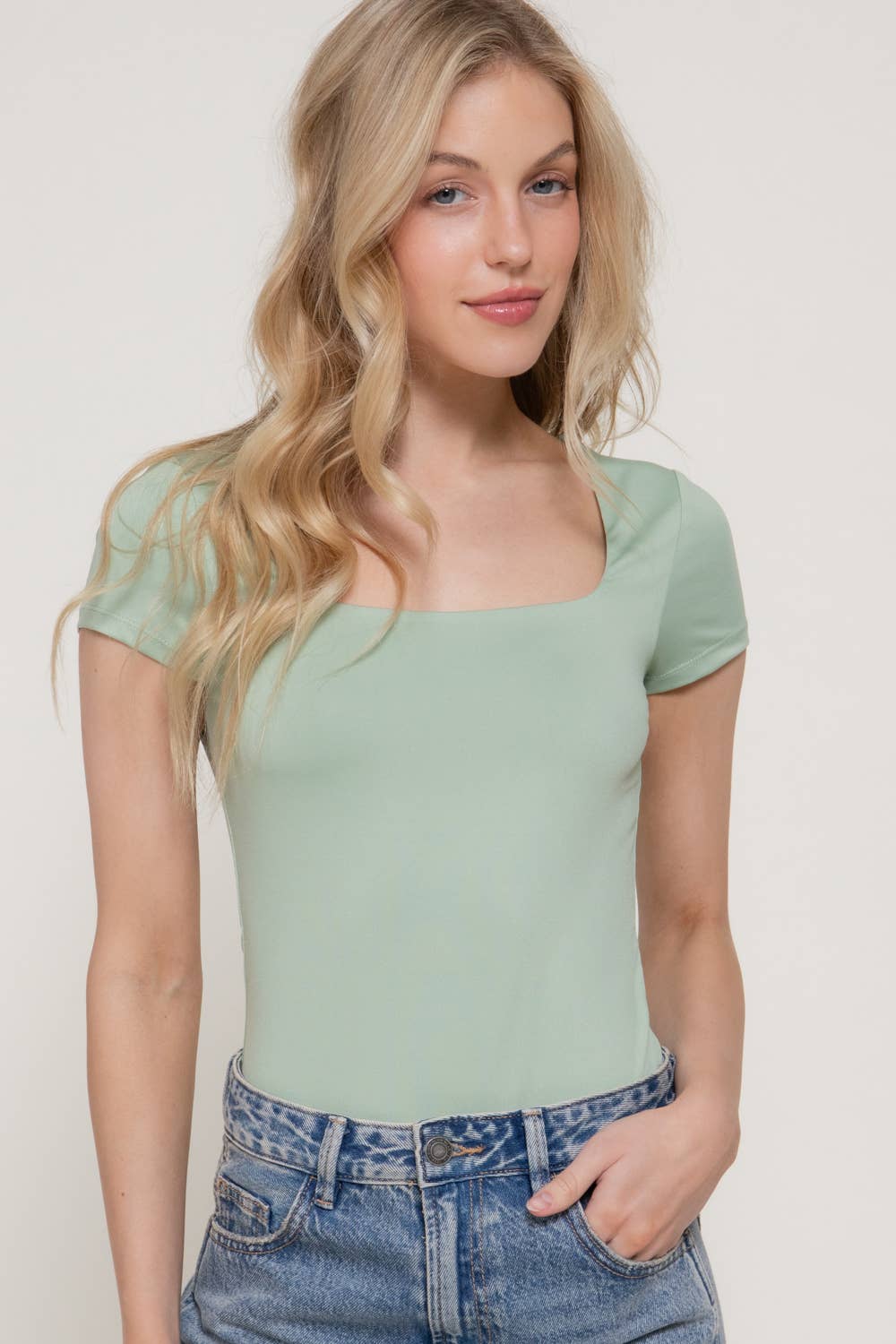 Body de ITY de doble capa con cuello en U y manga corta