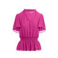 Blusa con cintura fruncida y mangas acampanadas.
