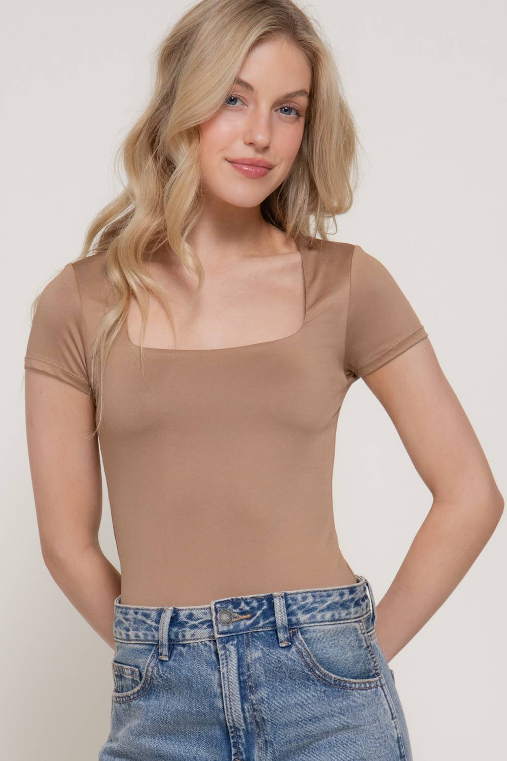 Body de ITY de doble capa con cuello en U y manga corta