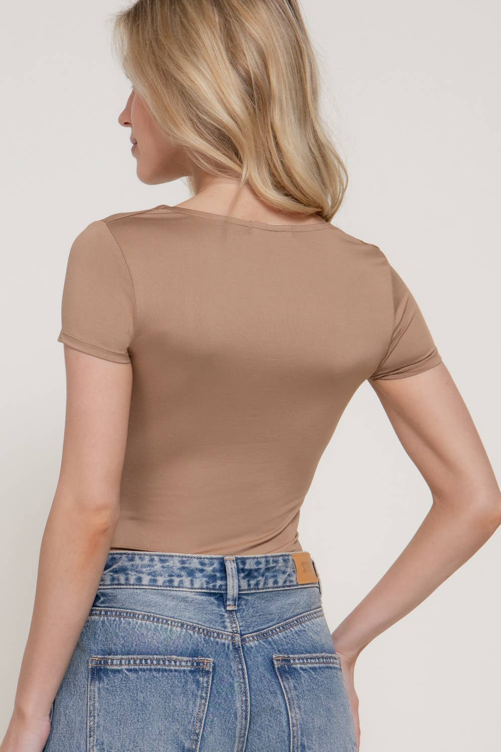 Body de ITY de doble capa con cuello en U y manga corta