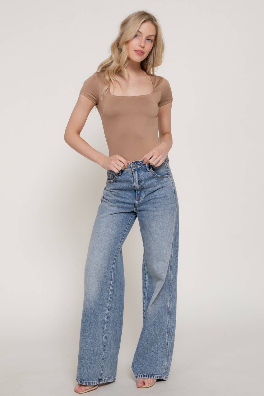 Body de ITY de doble capa con cuello en U y manga corta
